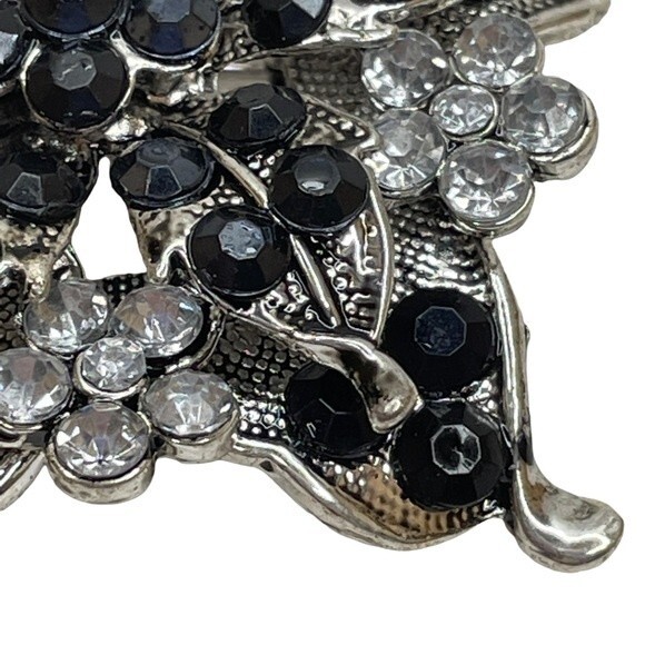 Fashion Jewelry Snowflake shaped Silver Tone Brooch with Black/Clear Cabochons - Picture 8 of 11